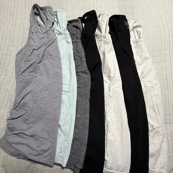 (2) LIKE NEW Athleta Momentum Tanks - Picture 8 of 8